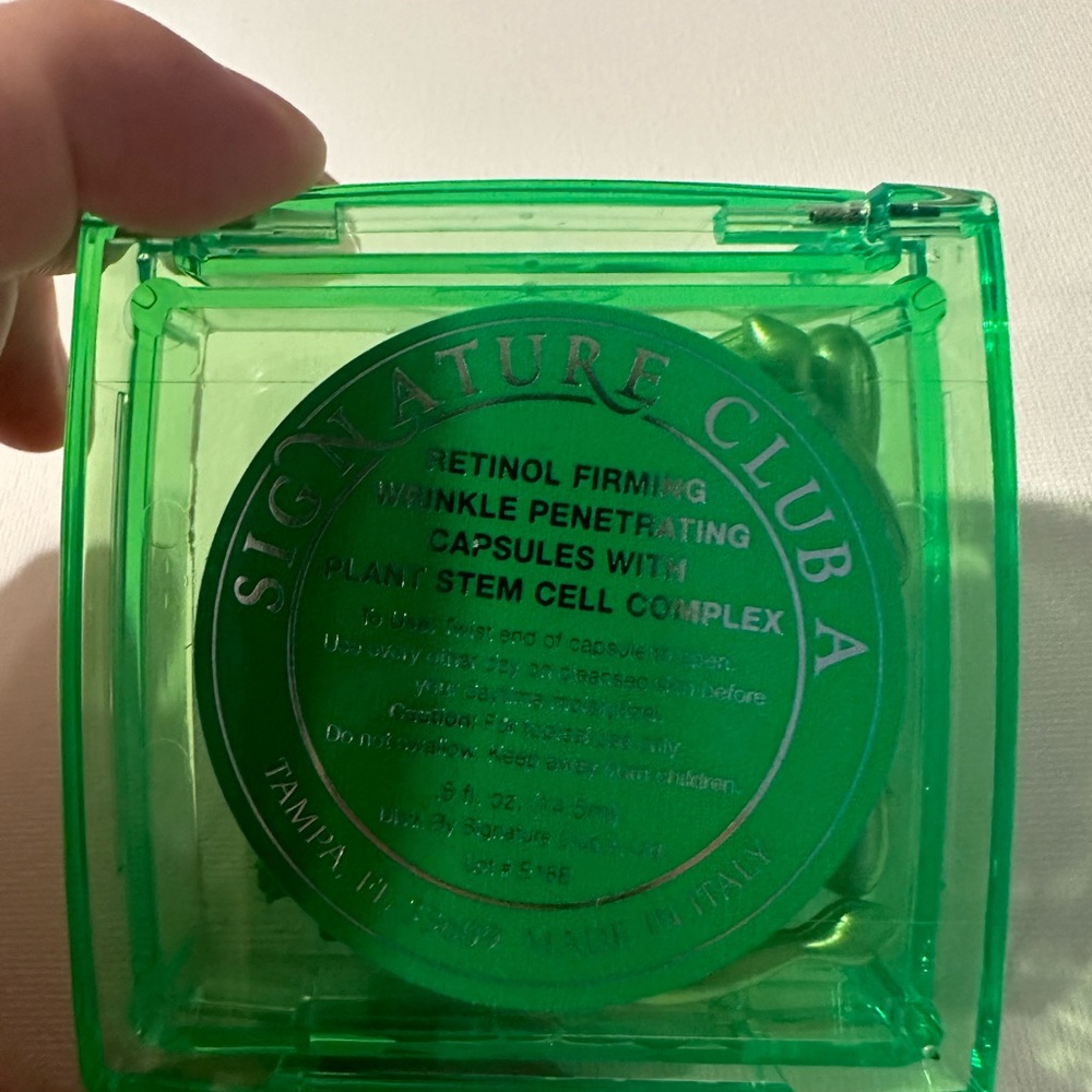 Signature Club A Retinol Firming Wrinkle Penetrating Capsules .5oz NEW - Picture 3 of 4